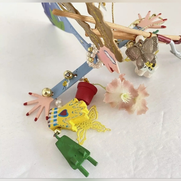 Silvestri Karen Rossi Hanging Metal Ornament Fanciful Flights Gardener Bees - Picture 4 of 8